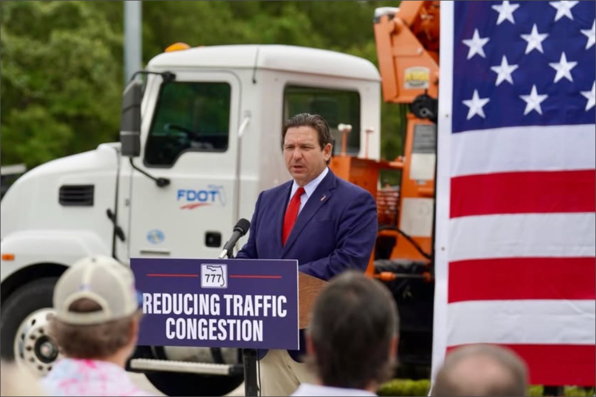 La nueva licencia de conducir de Florida que presentó DeSantis tiene un caimán en la estrella Real ID