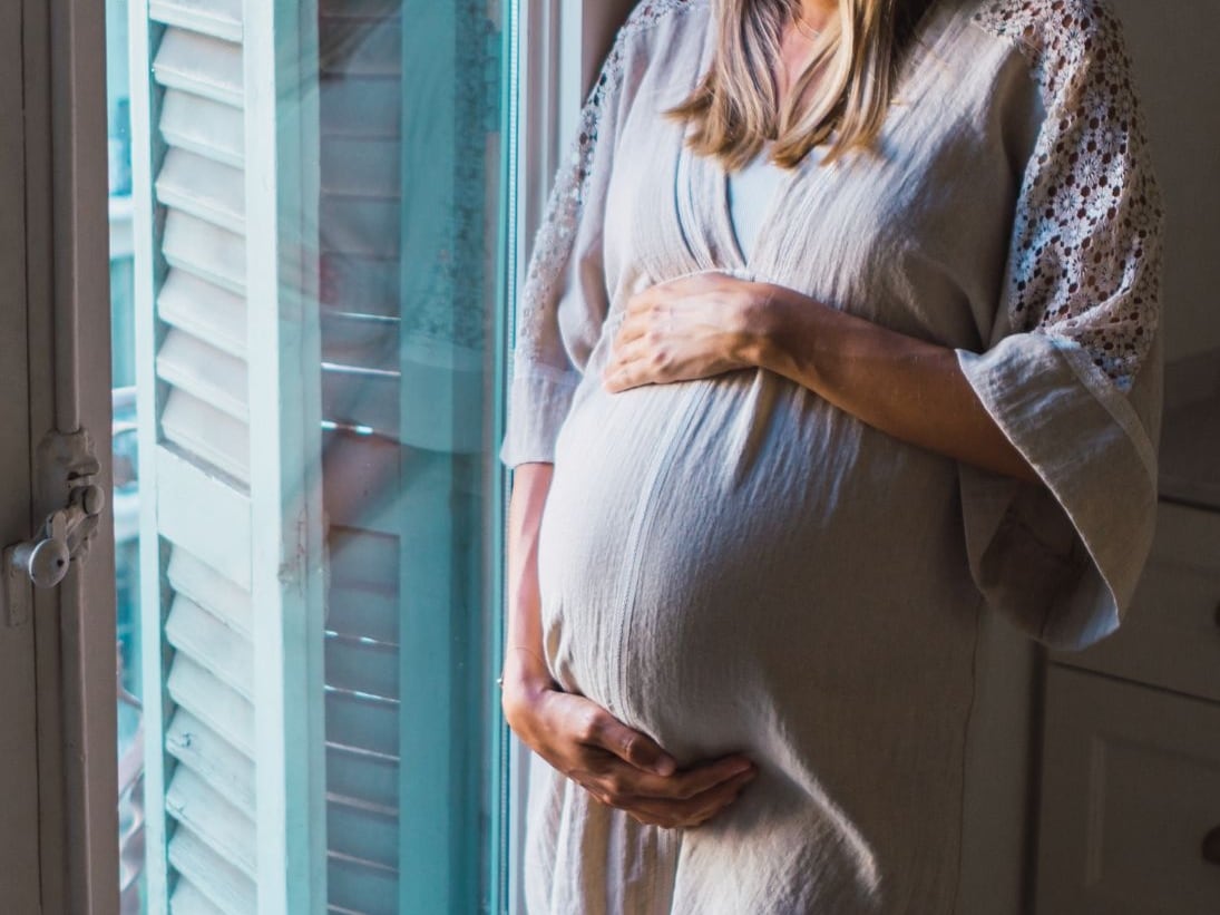 El consumo excesivo de nuez moscada durante el embarazo no solo podría resultar tóxico, sino que también existe el riesgo de inducir contracciones prematuras o incluso un aborto espontáneo (Archivo)