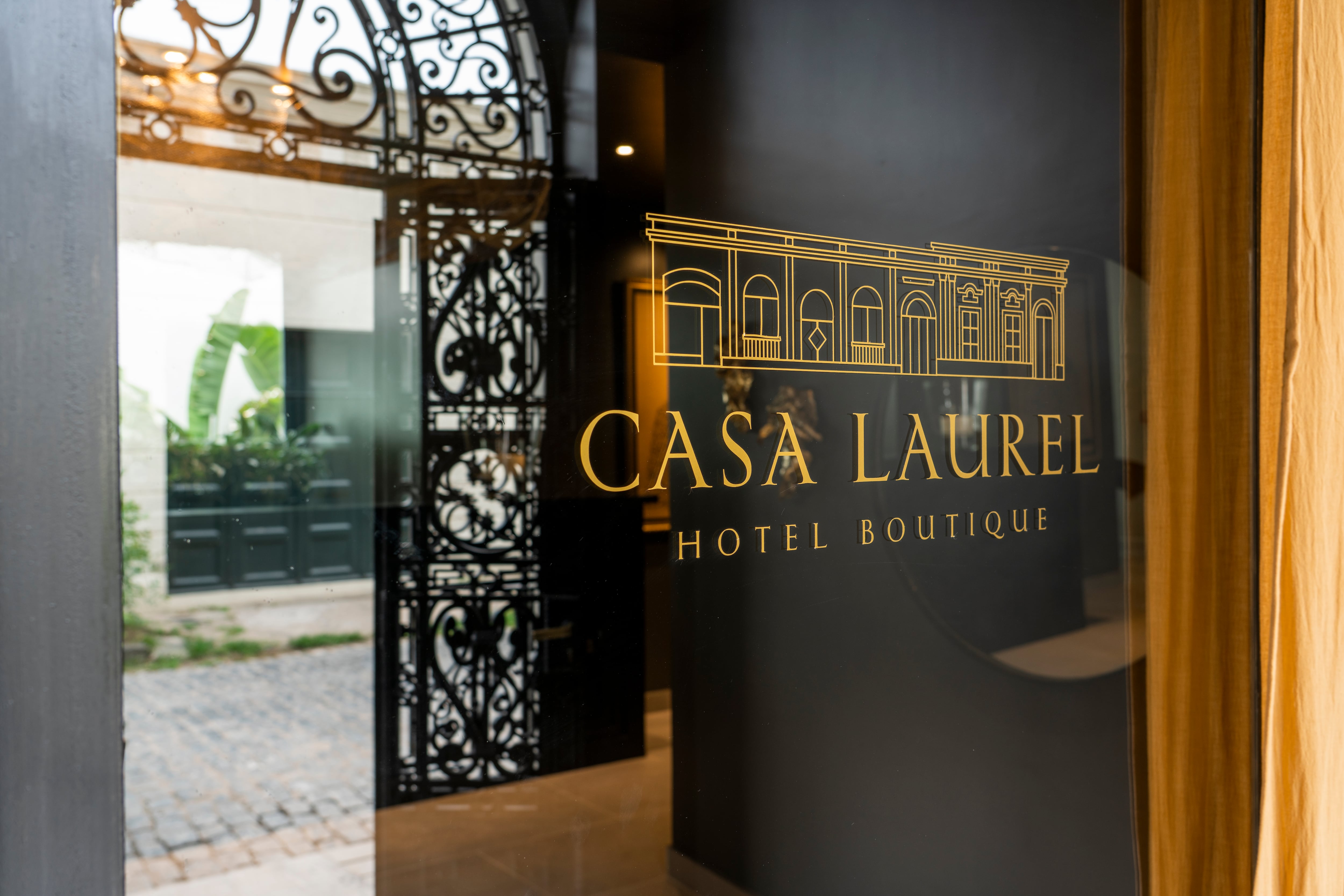 Casa Laurel está ubicado en la que fue la residencia de Raúl Alfonsín entre 1957 y 1972