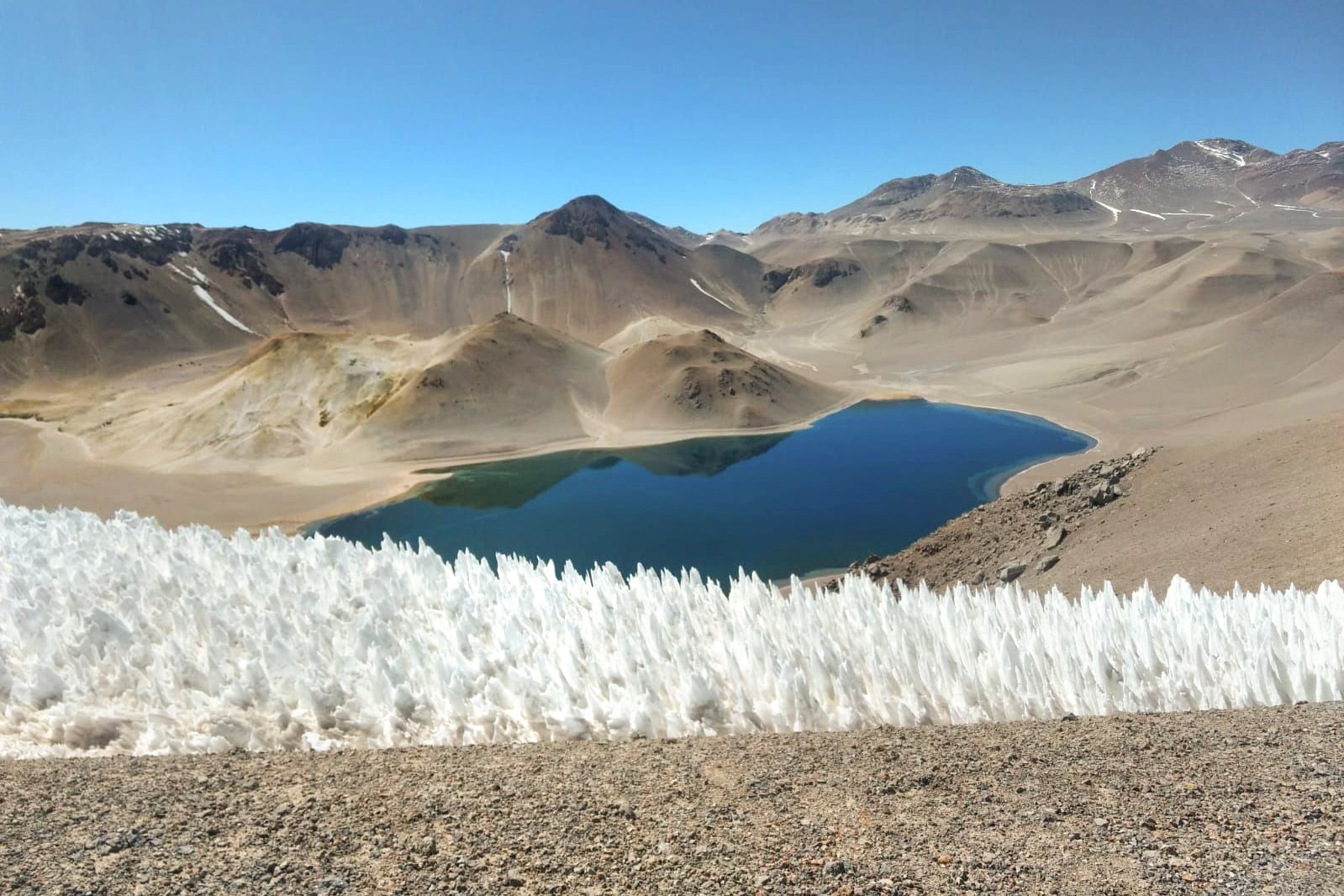 A 5.550 msnm, la laguna de Corona del Inca es la de mayor altura de la Argentina y aseguran que también bate el récord a nivel mundial
