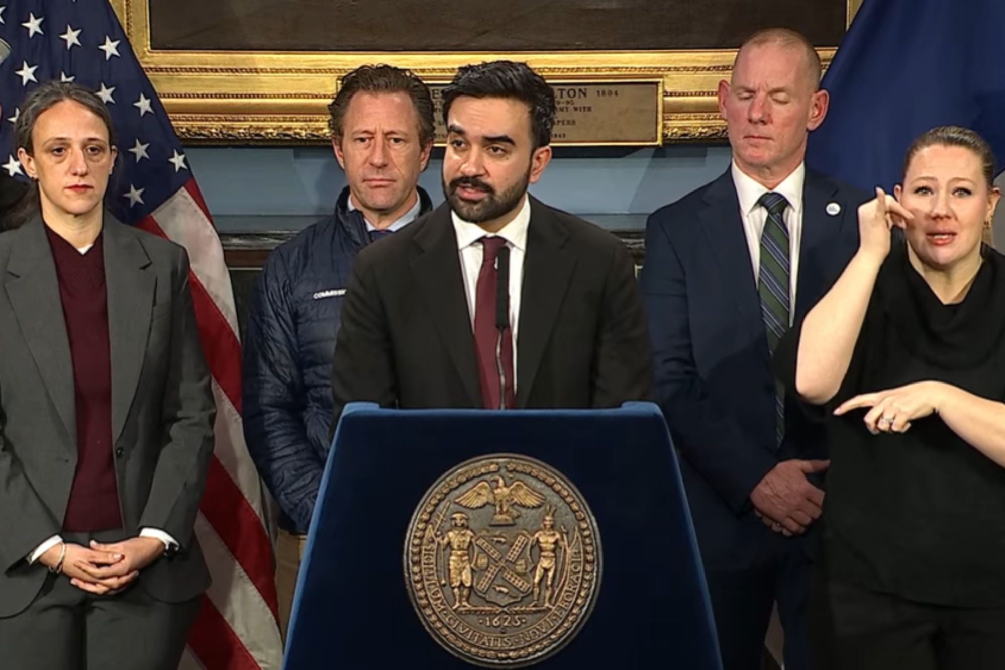 El alcalde de la ciudad de Nueva York dio una conferencia sobre el clima en el territorio