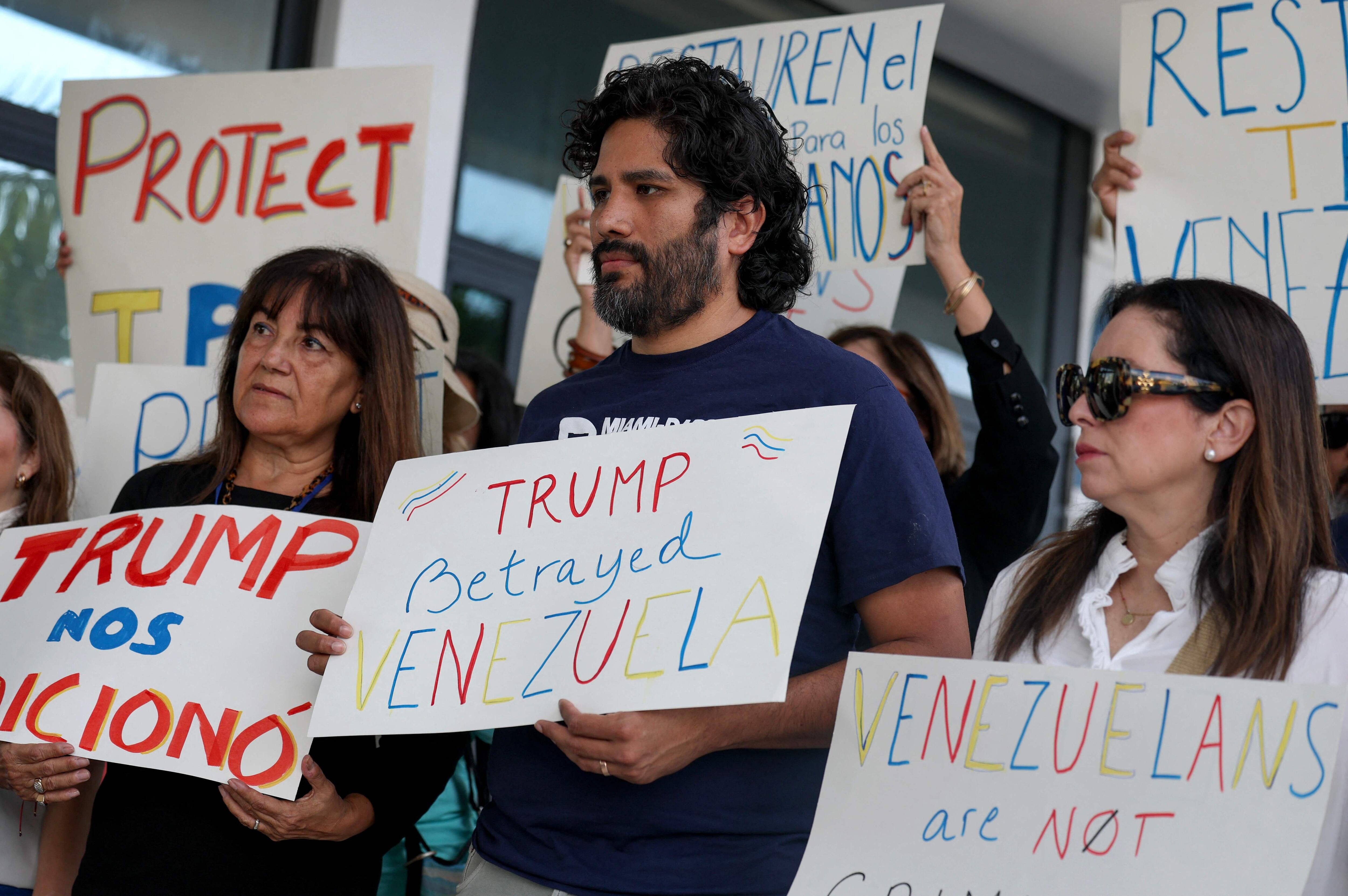 No todos los solicitantes recibieron extensiones inmediatas, ya que la oficina central en Tallahassee decidió revisar con más detenimiento algunos expedientes para evitar posibles fraudes
