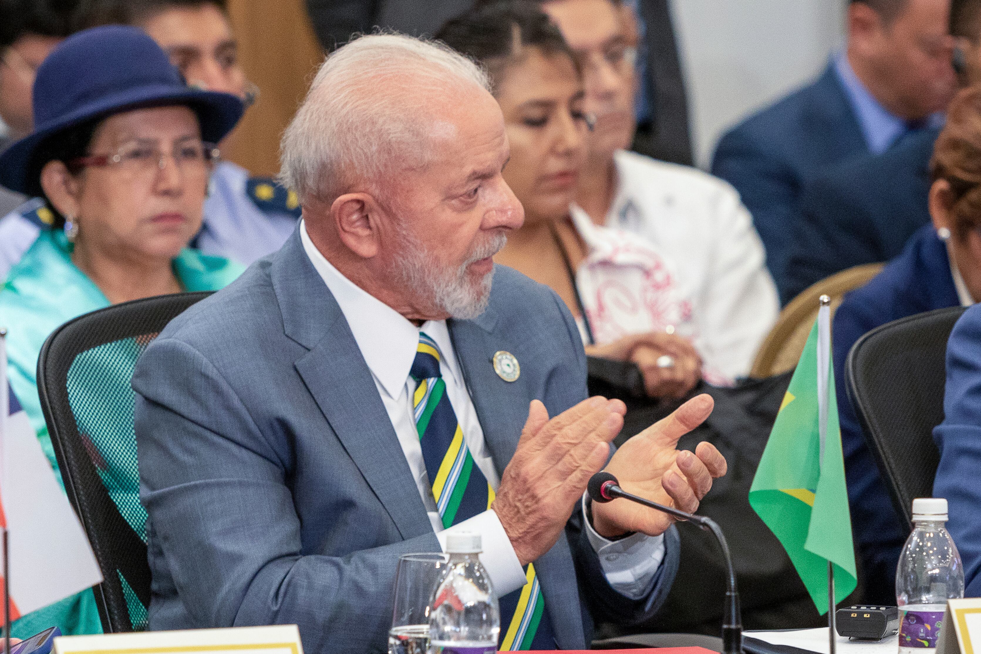 El presidente brasileño, Luiz Inacio Lula da Silva, asiste a la Cumbre de la Comunidad de Estados Latinoamericanos y Caribeños, el 1 de marzo de 2024, en Buccament, San Vicente y las Granadinas. (AP/Lucanus Ollivierre)