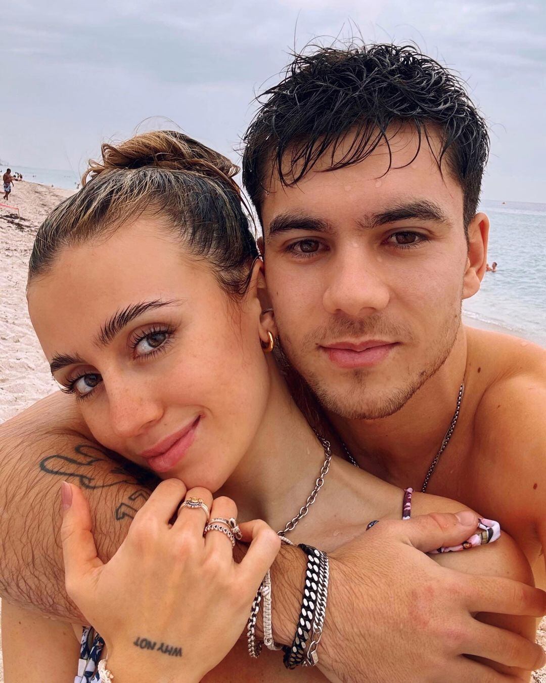 Morena Beltrán y Lucas Blondel se sacaron una foto en una playa de Miami