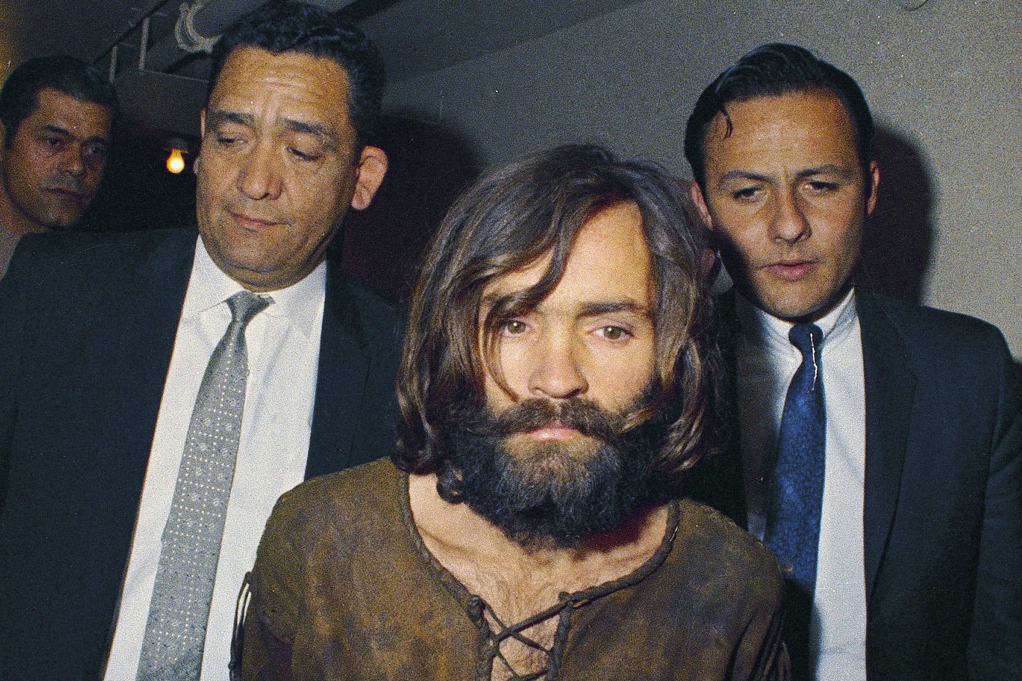 Krenwinkel alega haber sido víctima de control mental de Manson cuando lo conoció a los 19 años como secretaria en Manhattan Beach