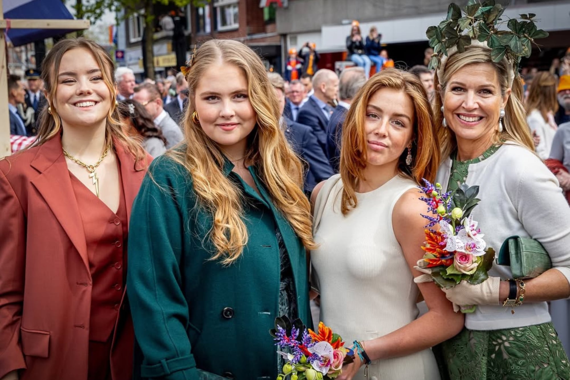 Las princesas Ariane, Amalia y Alexia junto a su madre en los festejos del Día del Rey de 2024 (Foto: Instagram @patrickvkatwijk)