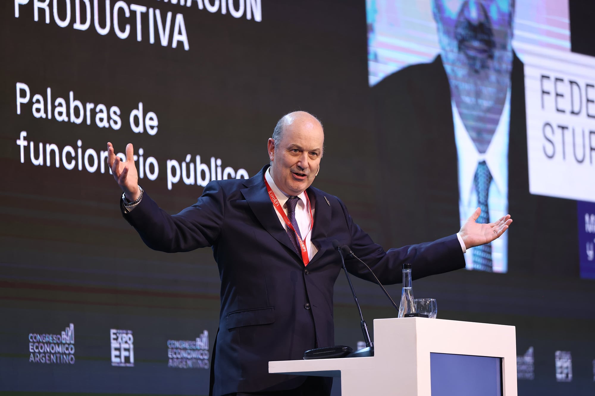 Sturzenegger aseguró que sus desregulaciones favorecen a las PyMEs: "Las grandes empresas buscan tener privilegios"