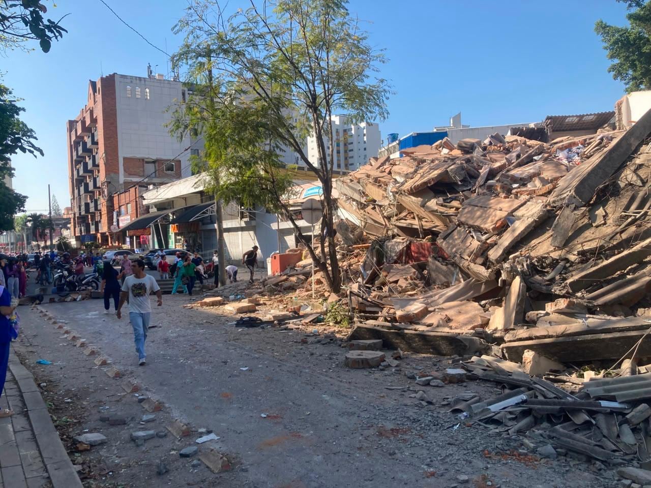 Los restos de algunos edificios del barrio
