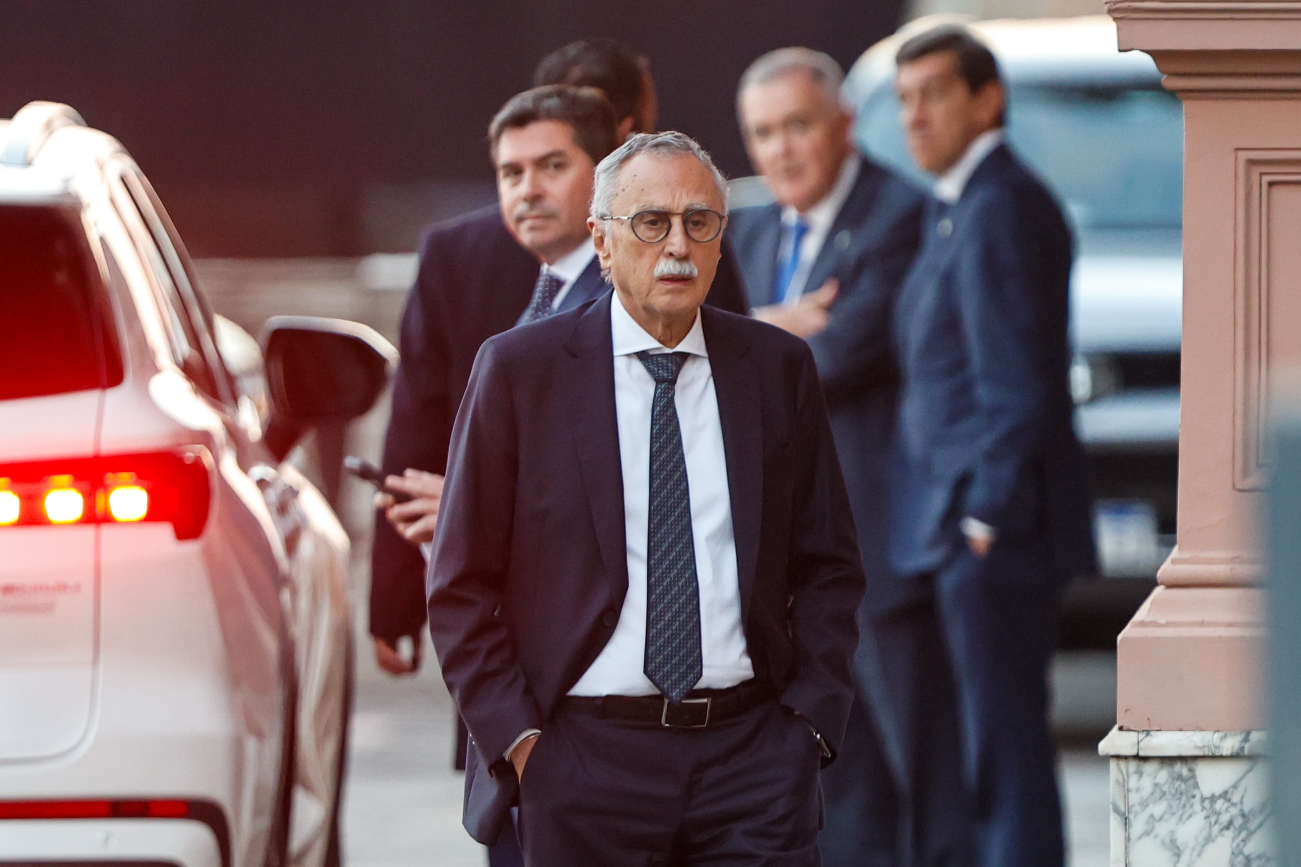 El ministro de Salud, Mario Lugones, evalúa una reforma para las obras sociales y abrió un canal de diálogo con gremialistas