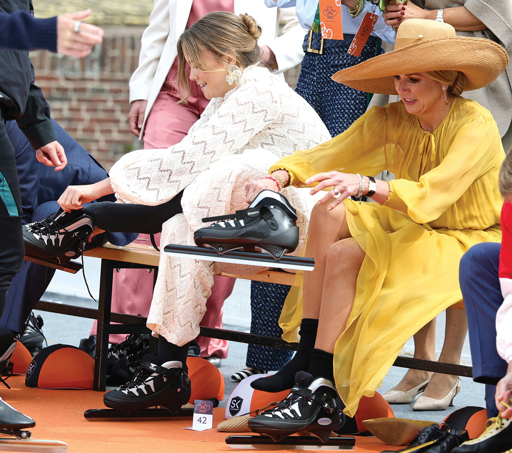 Ariane, que se prepara para estudiar Ingeniería Aeroespacial en la Universidad Técnica de Delft, una de las más prestigiosas de Europa, se pone los patines junto a la reina Máxima