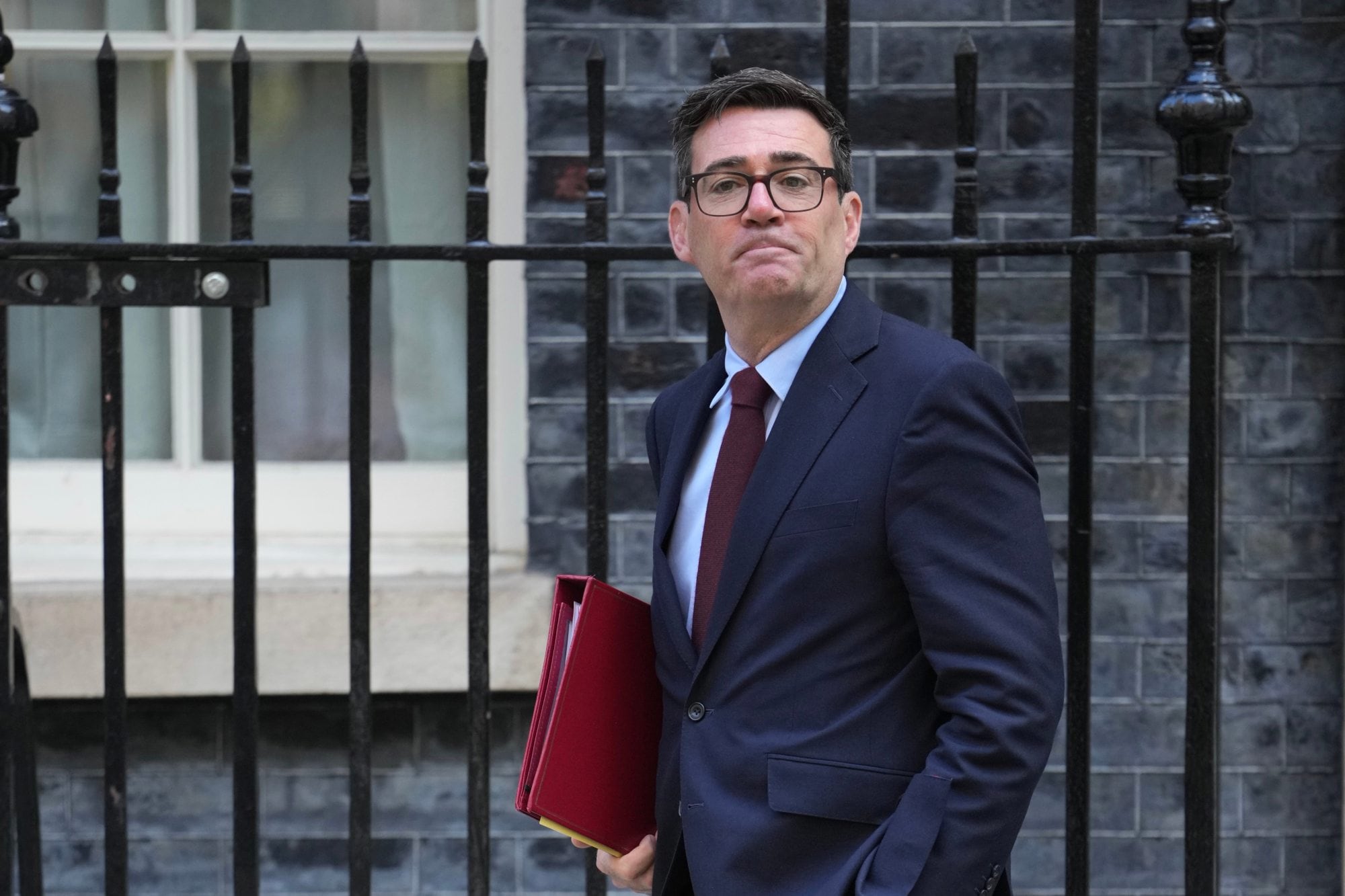 Andy Burnham deja el 10 de Downing Street
