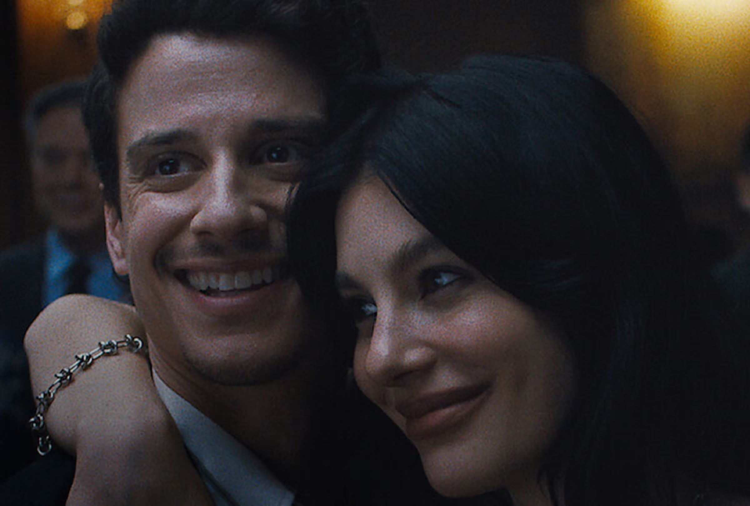 Camila Morrone es Rachel y Adam DiMarco, Nicky (Foto: Netflix)