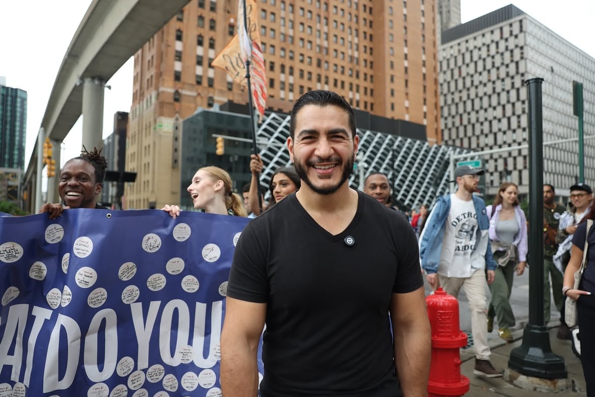 Abdul El-Sayed cuenta con el respaldo del Alexandria Ocasio-Cortez y se podría convertir en el primer senador musulmán en caso de ganar los comicios del 3 de noviembre