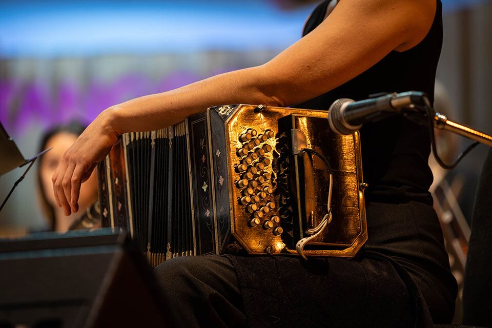 La emoción del tango y el homenaje a Troilo suenan fuerte en el corazón de La Boca