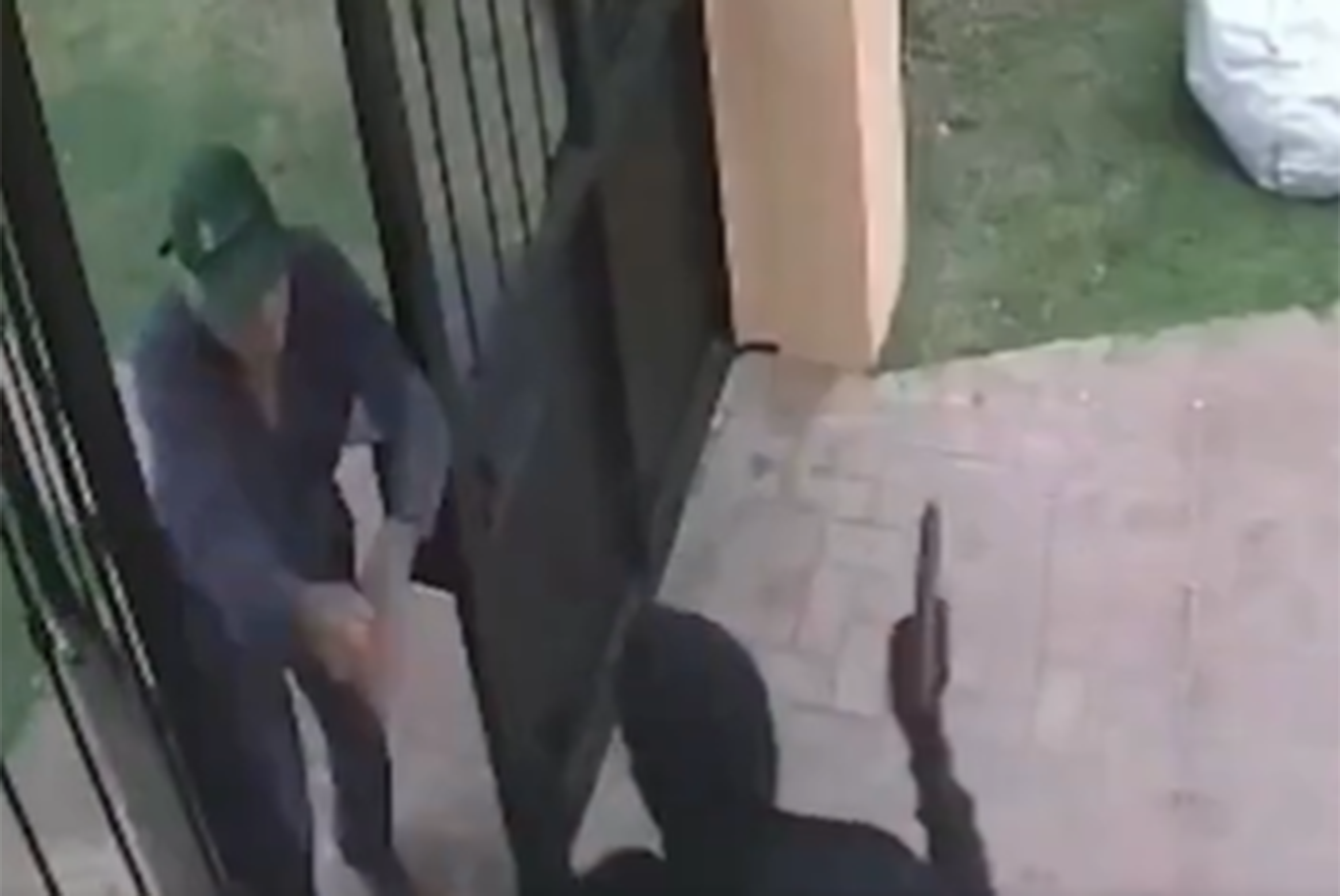 Brutal ataque a un jubilado cuando ingresaba a su casa en Villa Elisa