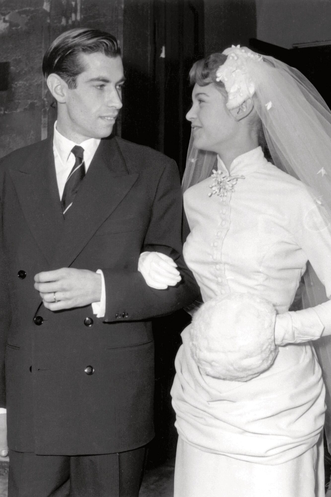 Brigitte Bardot. Su última voluntad antes de morir que no se podrá cumplir 7 El 21 de diciembre de 1952, BB le dio el “sí, quiero” a su primer marido, el director de cine Roger Vadim