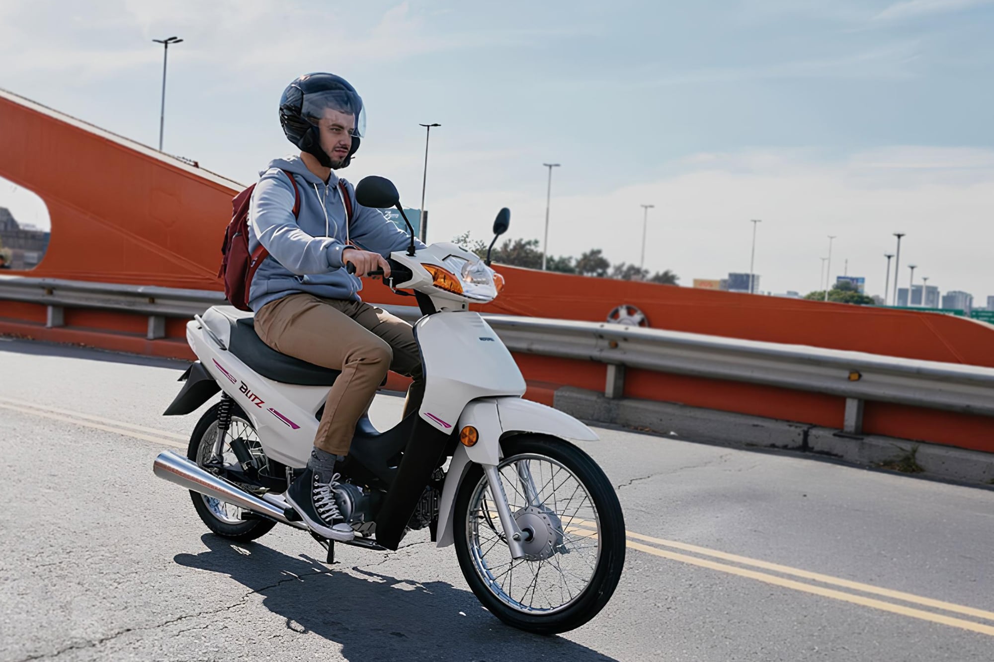 ¿Cuál es el precio de transferencia de una moto usada en abril de 2026?