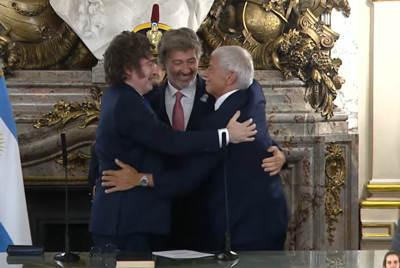 El Presidente Milei toma juramento al nuevo Ministro de Justicia, Dr. Juan Bautista Mahiques