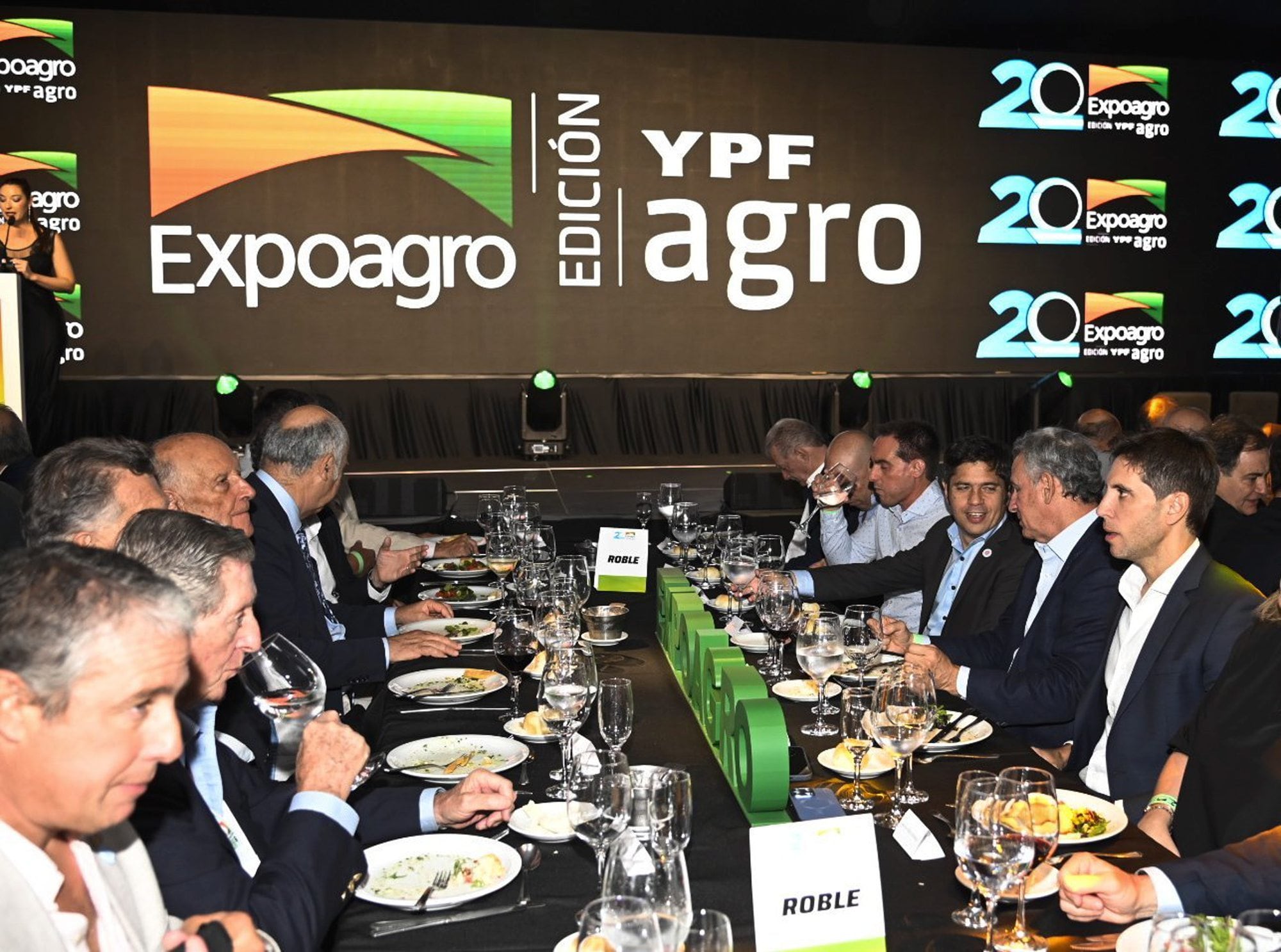 La mesa principal de la cena de Expoagro