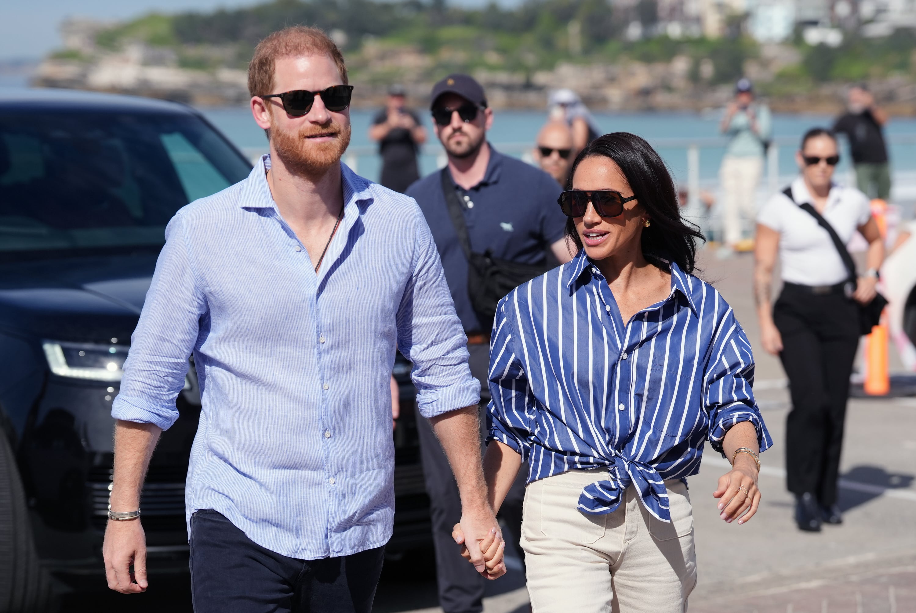 El príncipe Enrique y Meghan, los duques de Sussex, en un evento durante una visita a Bondi Beach, Australia, el 17 de abril de 2026. (Jonathan Brady/Pool Photo via AP, archivo)