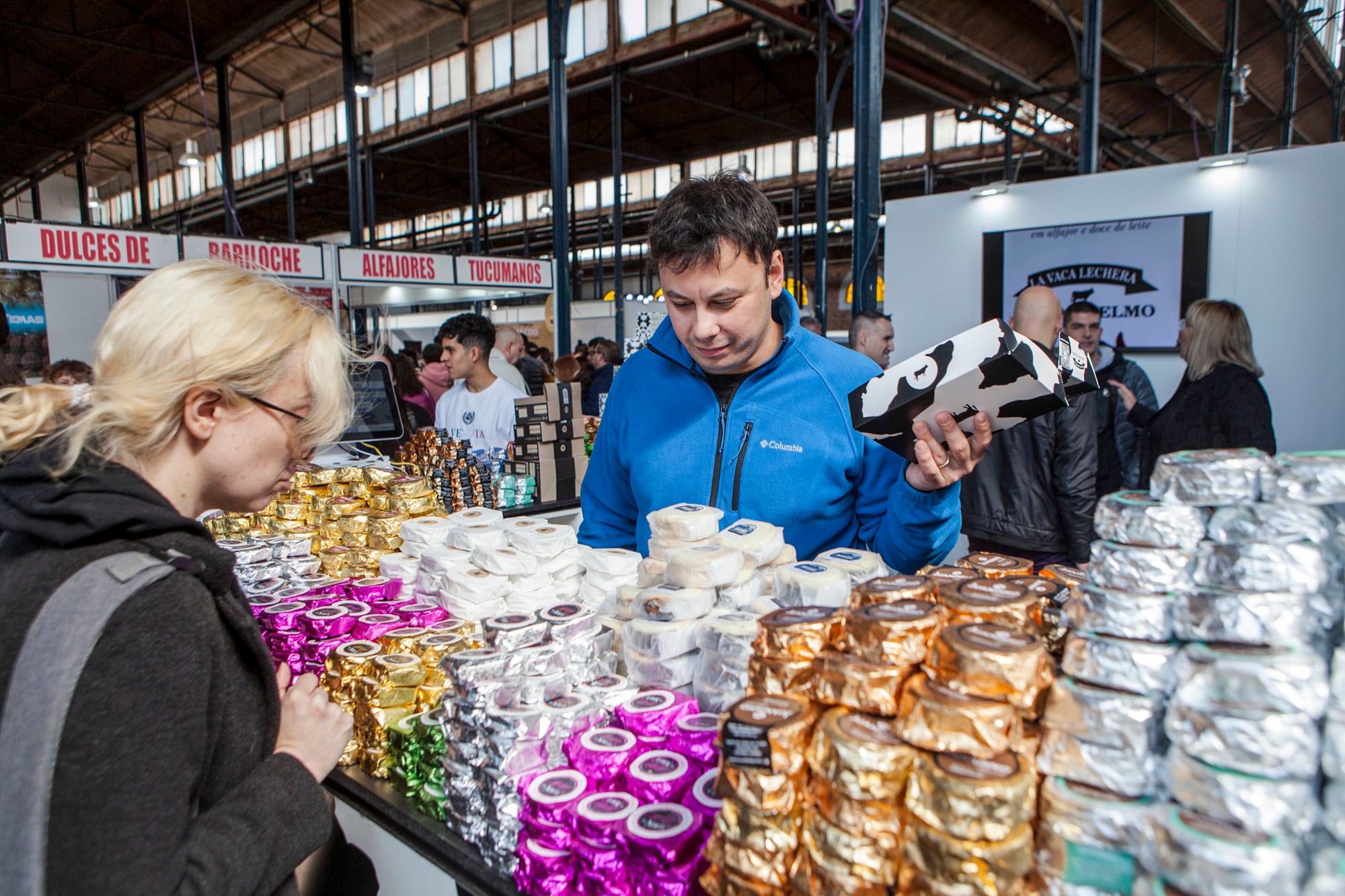 El mundial del Alfajor cuenta con stands para probar los dulces que compiten