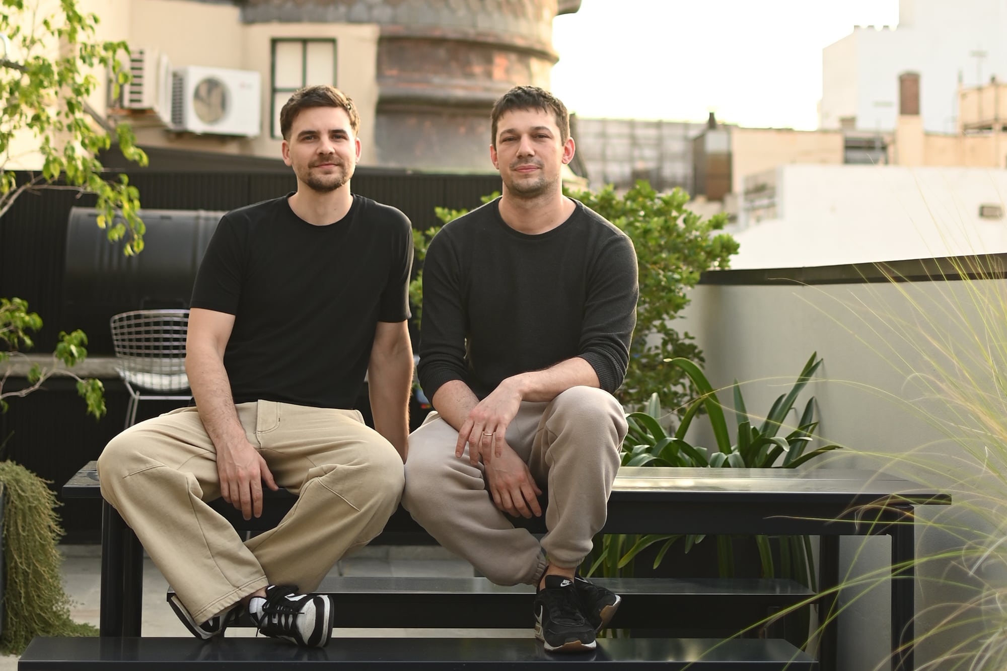 La pareja regresó a la Argentina para casarse y después volver a España continuar con su negocio