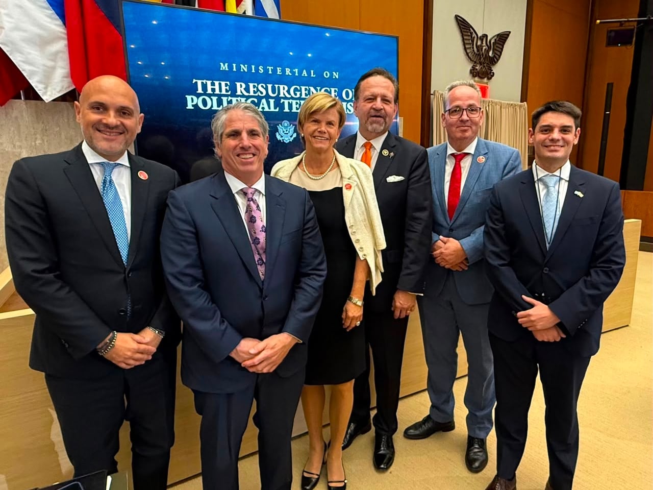 Javier Milei y sus medidas, en vivo: sesión en el Senado y tensiones en el interior del Gobierno 6 El Subsecretario de Inteligencia de Estado, José Lago Rodríguez, participó en Washington D.C. junto a autoridades de Estados Unidos, Alemania, Italia y Letonia de la Reunión Ministerial sobre el Resurgimiento del Terrorismo Político
