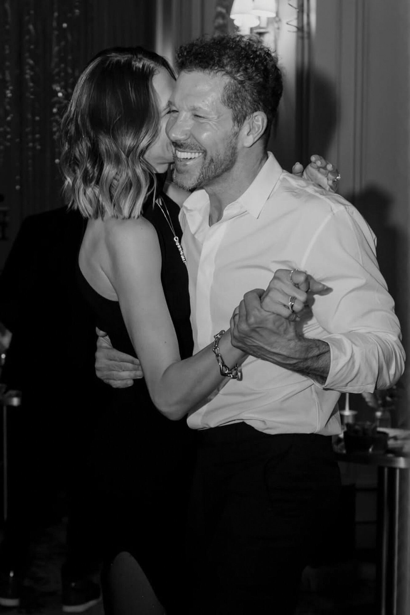 Un baile romántico para Carla y Diego, quienes se muestran tan enamorados como los primeros días de su historia de amor que comenzó en 2014