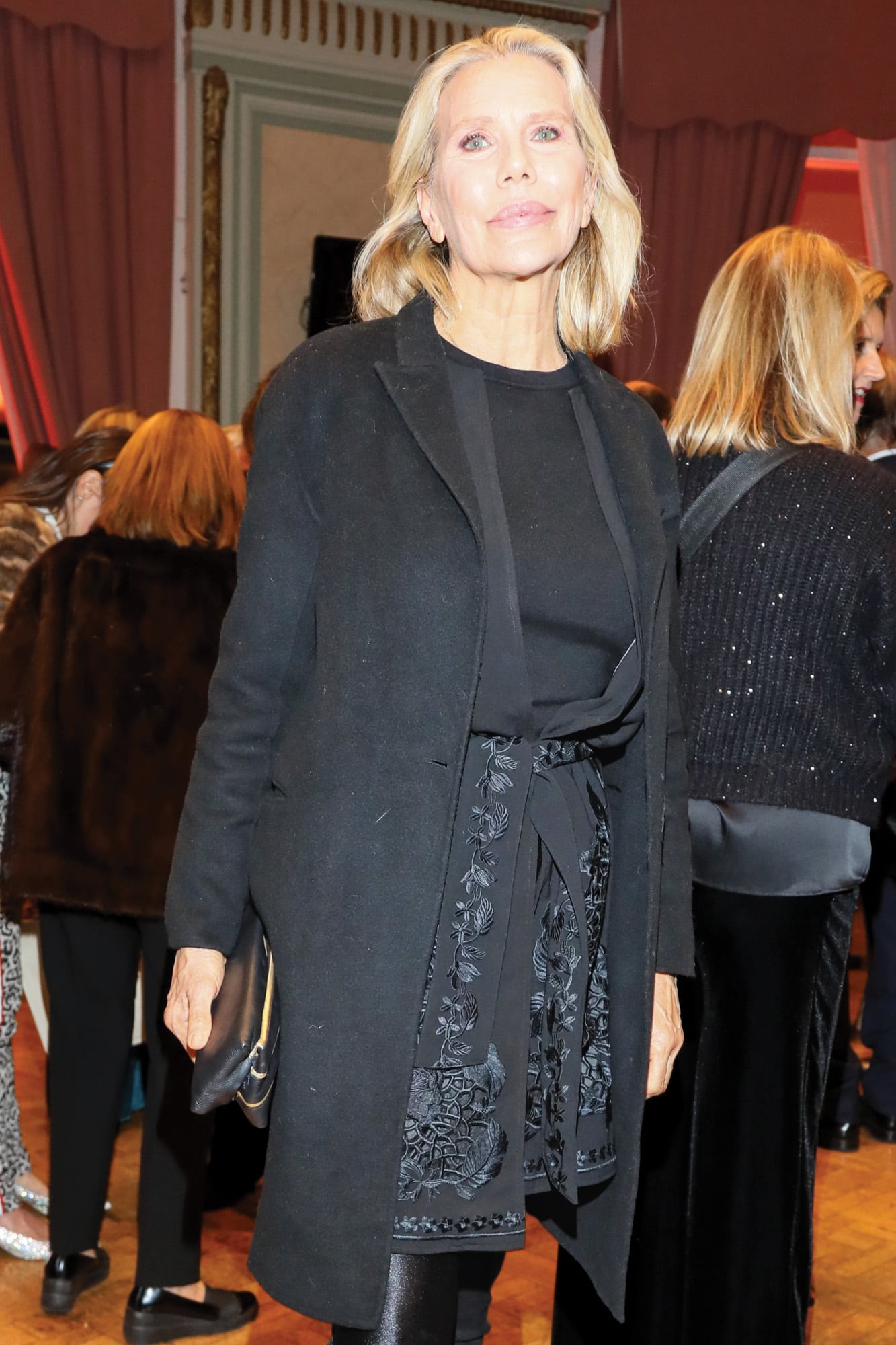 Nora Portela, elegantísima con un look total black