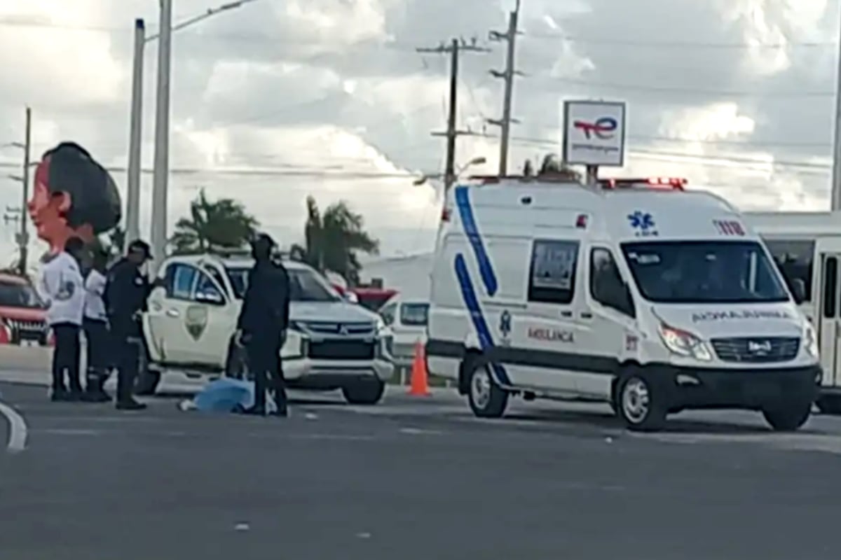 García avanzaba en moto por su carril y se dirigía a entregar un trabajo cuando, presuntamente, el camión realizó un giro inesperado y lo embistió