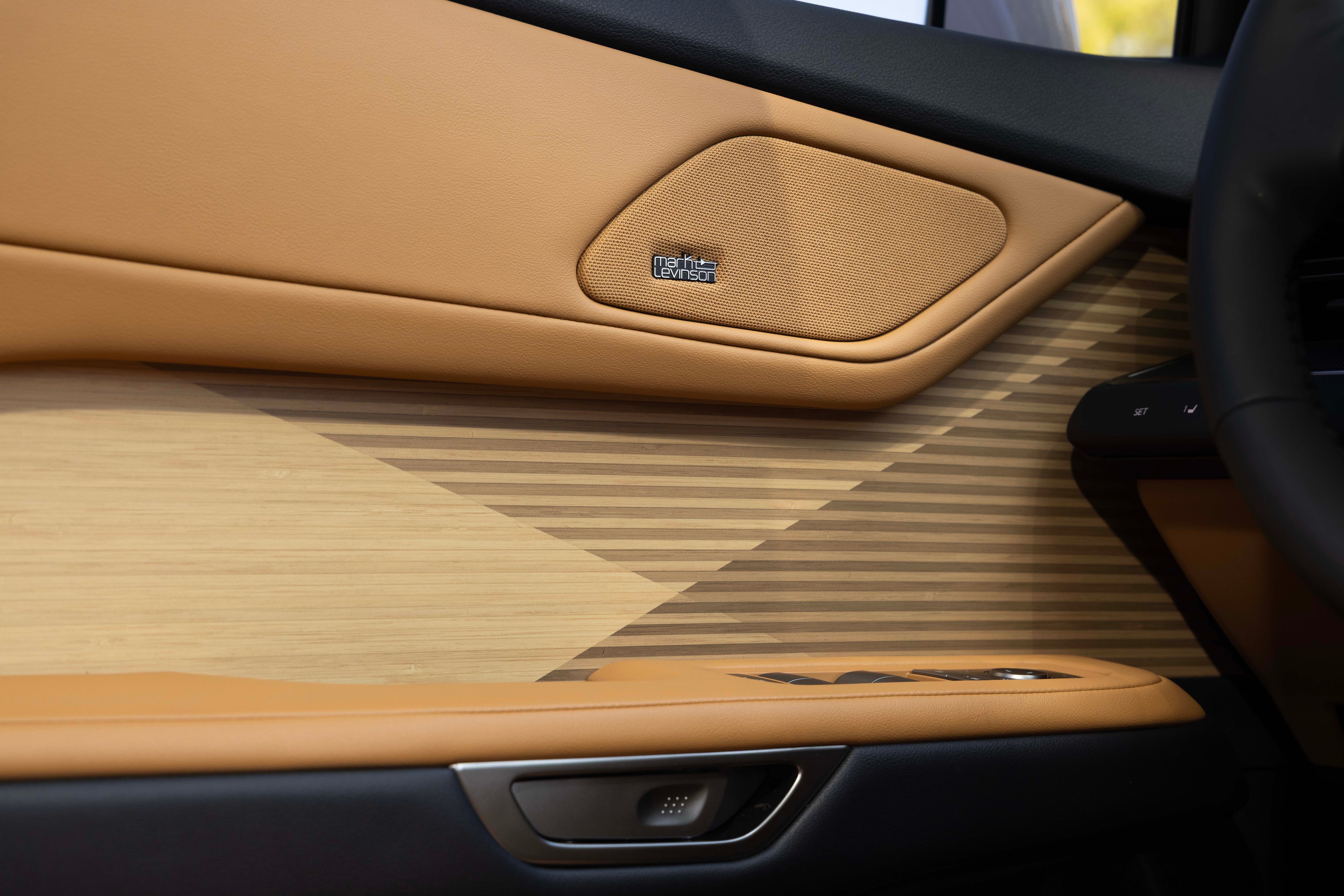 Lexus ES 500e Luxury (versión 100% eléctrica)