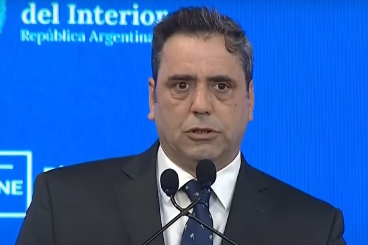 El ministro del Interior, Lisandro Catalán, habló desde el centro de cómputos