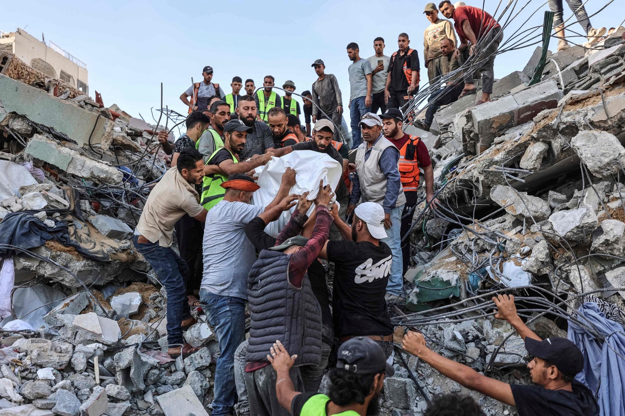 En la franja de Gaza se reportaron al menos 74.000 muertes desde el inicio de la guerra por un ataque de Hamas