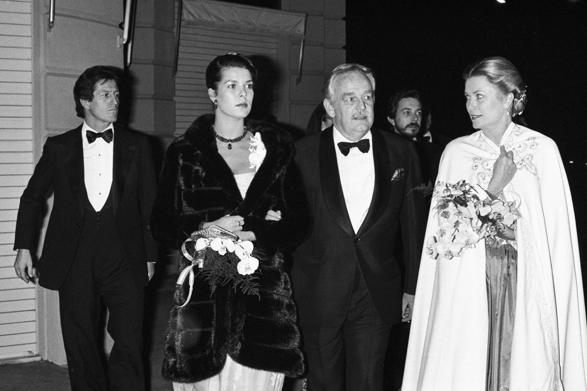 Los Grimaldi, con Junot, asisten a una gala en 1979