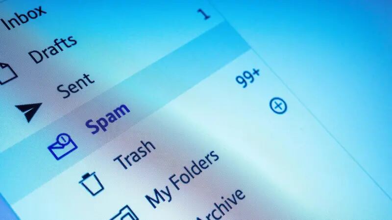 Al hablar con chatbots, a menudo se obtiene información integrada en grandes modelos de lenguaje