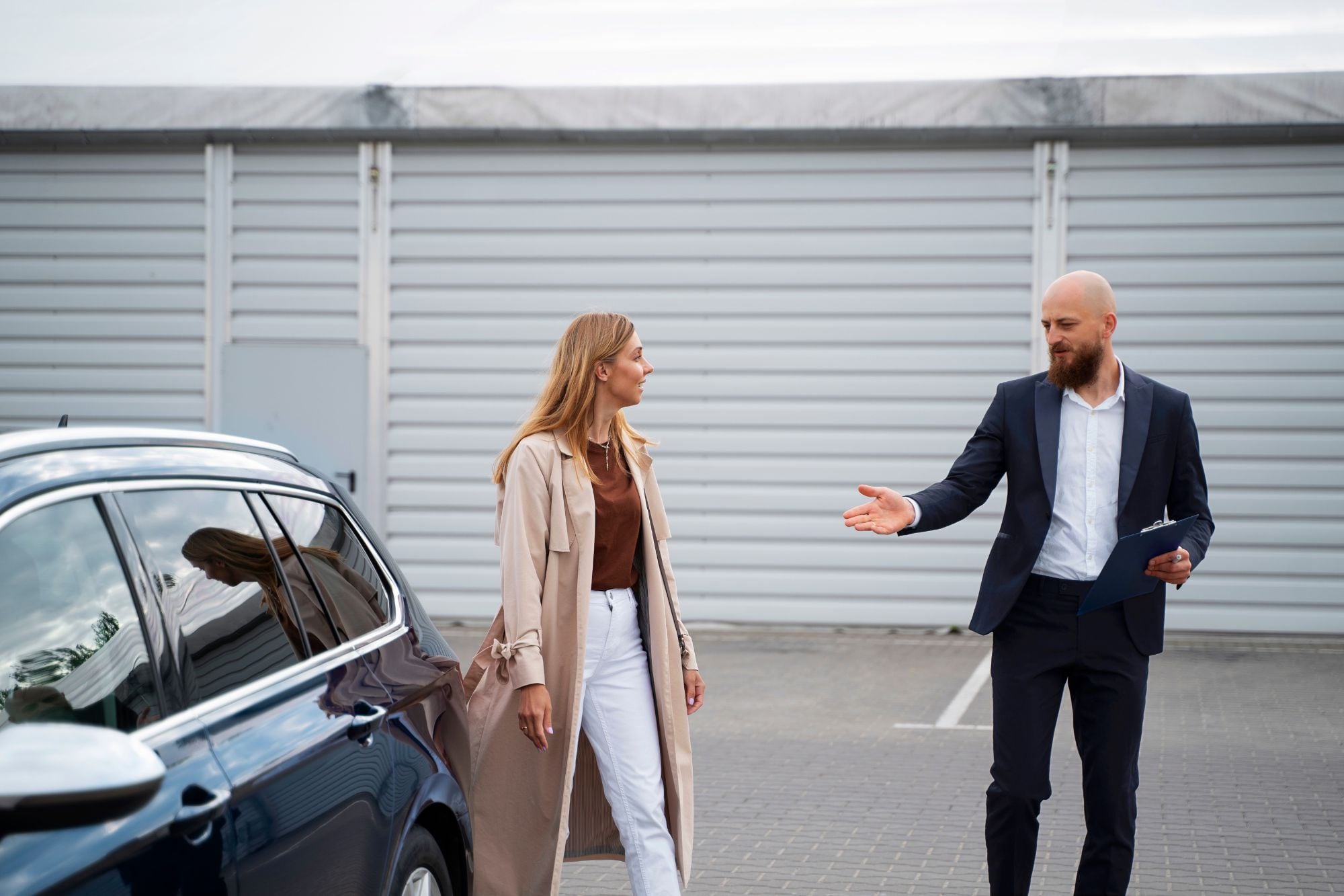 Algunos conflictos por estacionamiento pueden desembocar en discusiones (Freepik)
