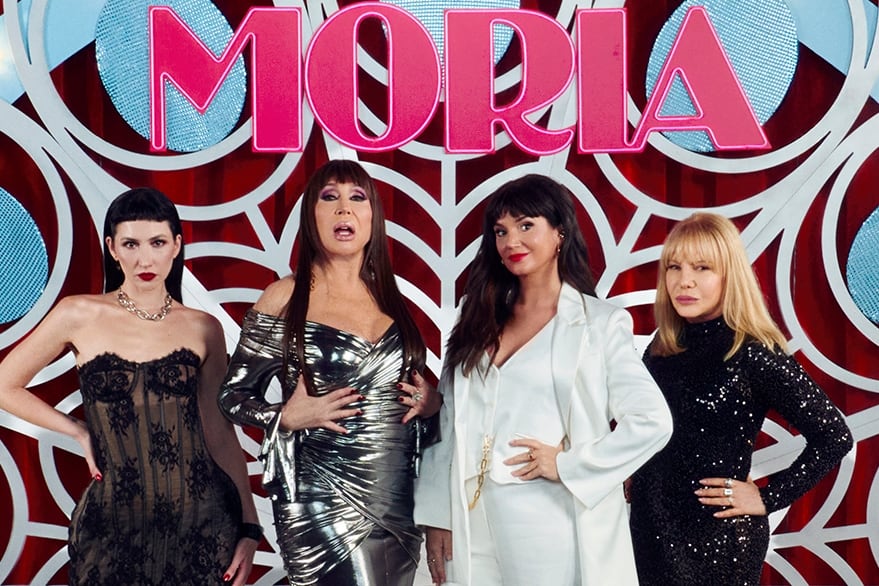 Sofía Gala Castiglione, Griselda Siciliani y Cecilia Roth junto a Moria Casán; las tres actrices la interpretan en diferentes etapas de su vida en Moria, la serie de Netflix