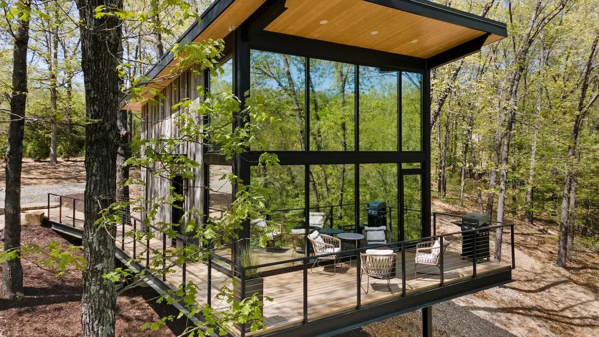 La plataforma de Airbnb ofrece alquiler de casas en el árbol