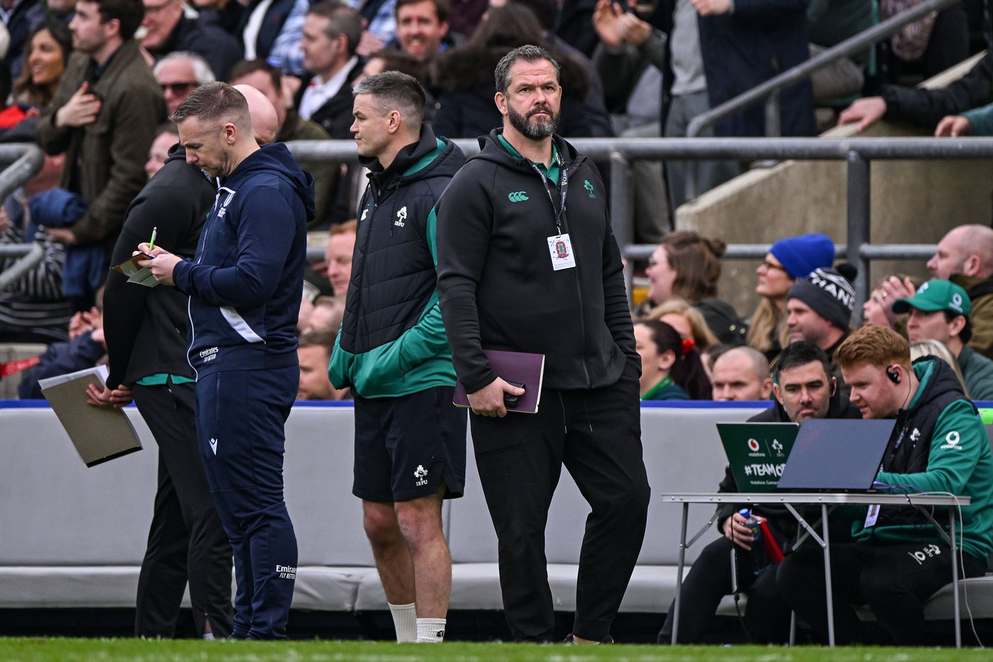 Para Andy Farrell, entrenar es encarnar una filosofía. Y lo deja en claro en cada partido de Irlanda