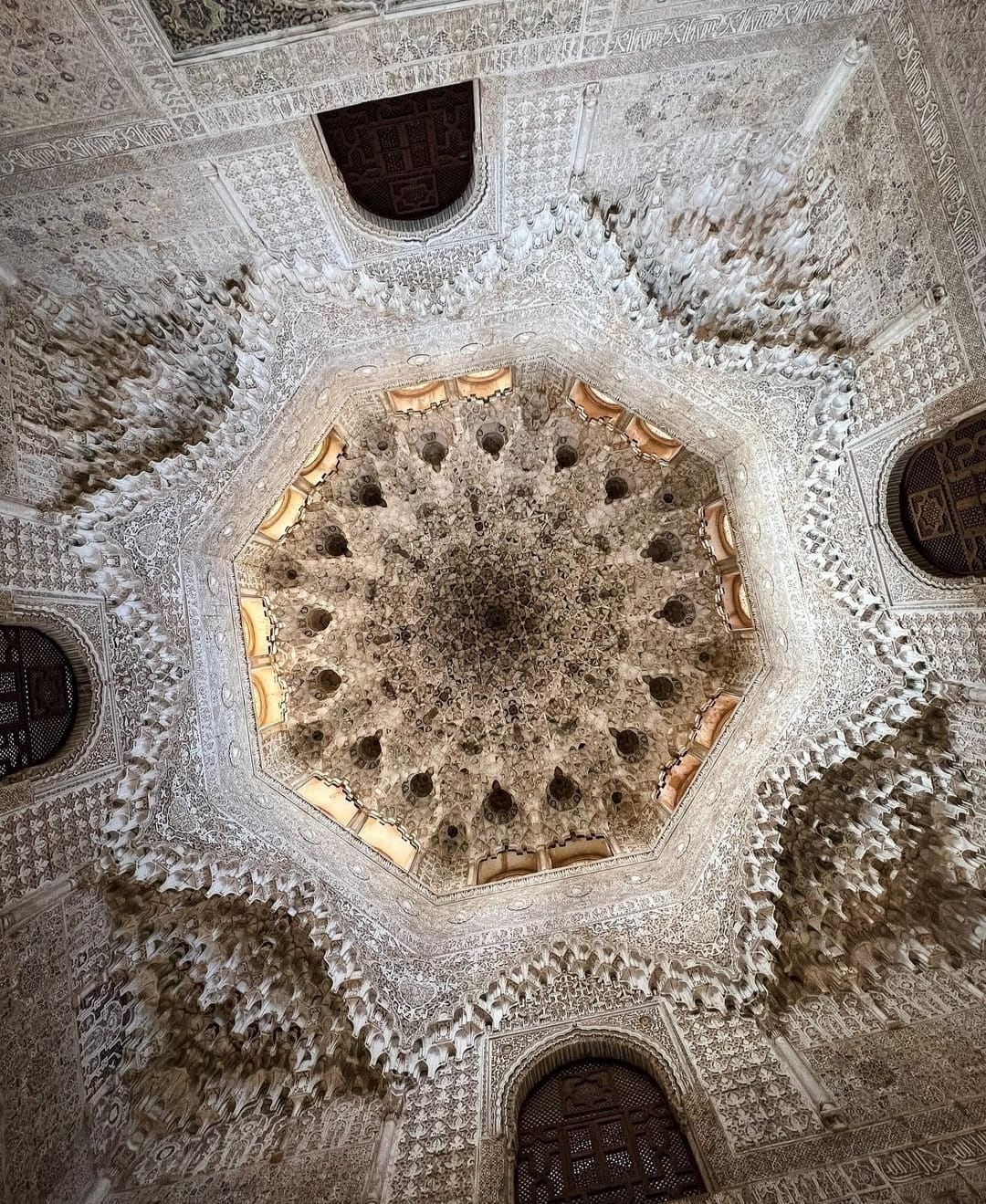 Detalle arquitectónico de una joya del siglo XIII