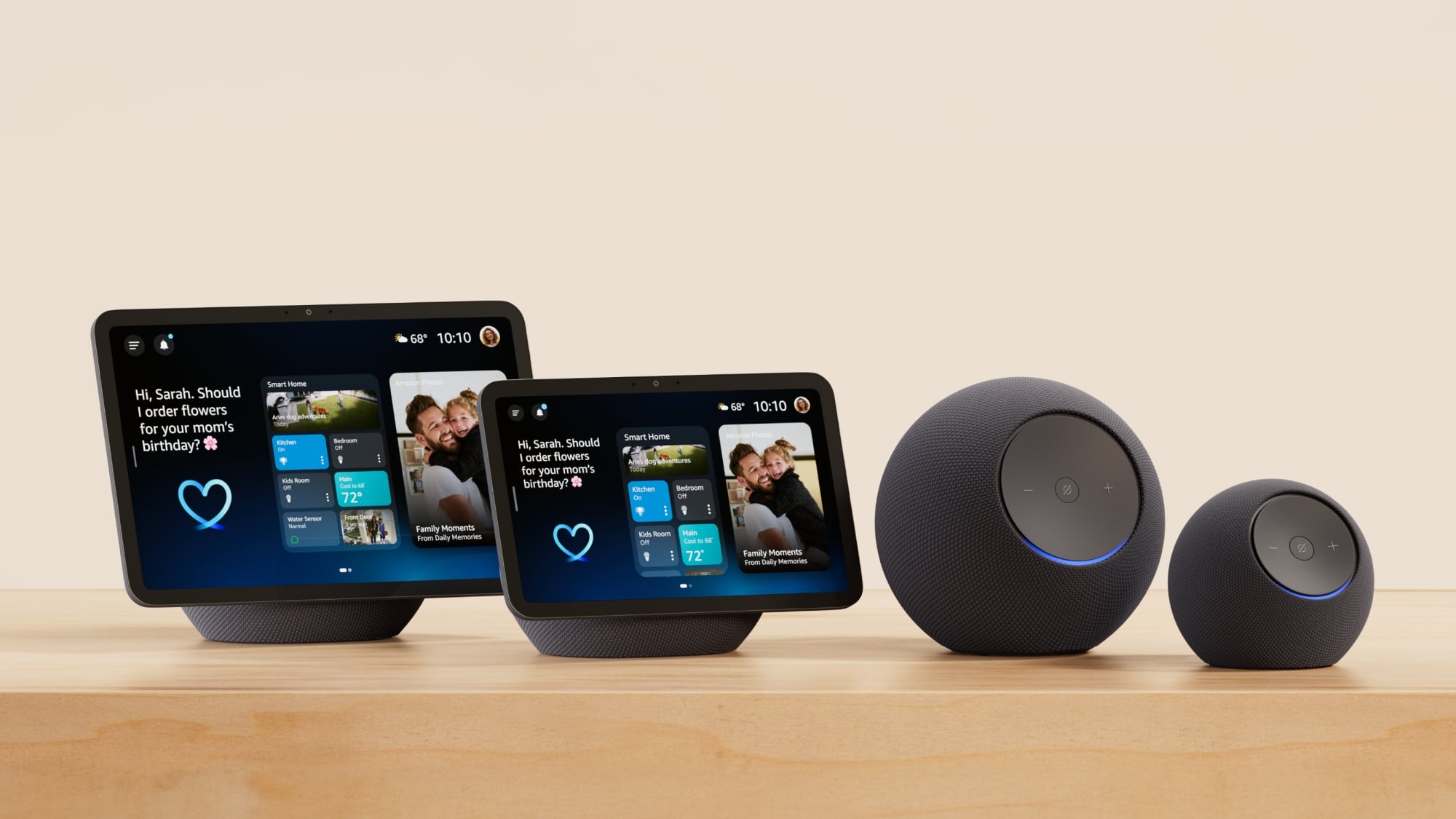 Los Echo Show 11, Echo Show 8, Echo Dot Max y Echo Studio de Amazon, todos compatibles con Alexa+