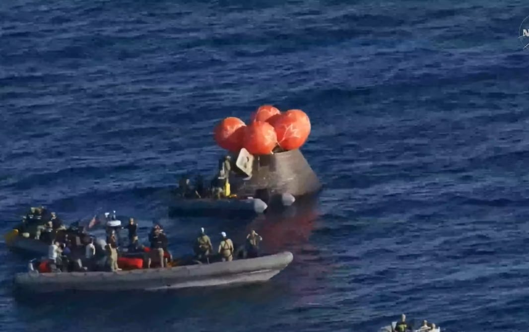 Se abrió la compuerta de la cápsula Orión