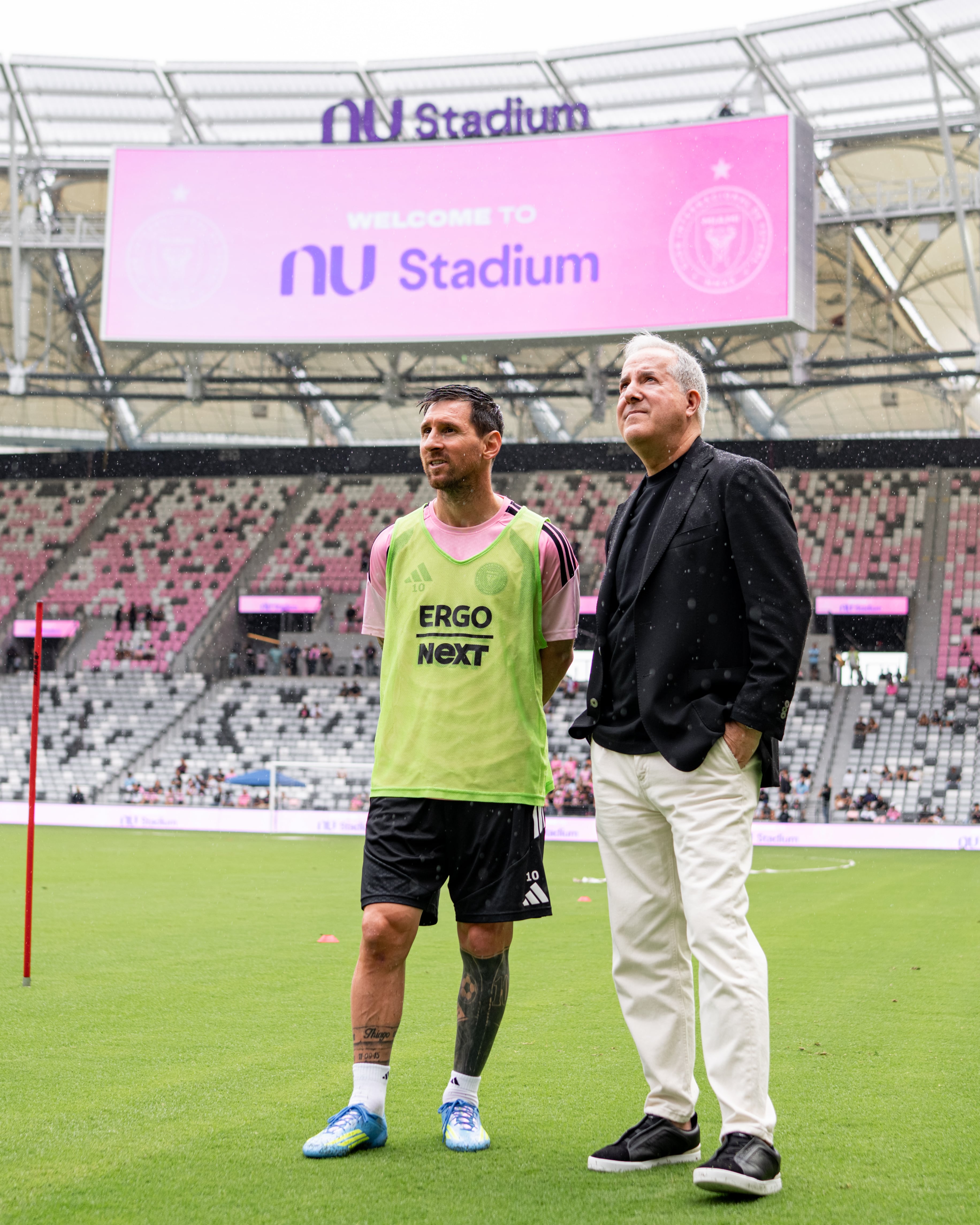 Lionel Messi junto a Jorge Mas en el nuevo estadio de Inter Miami