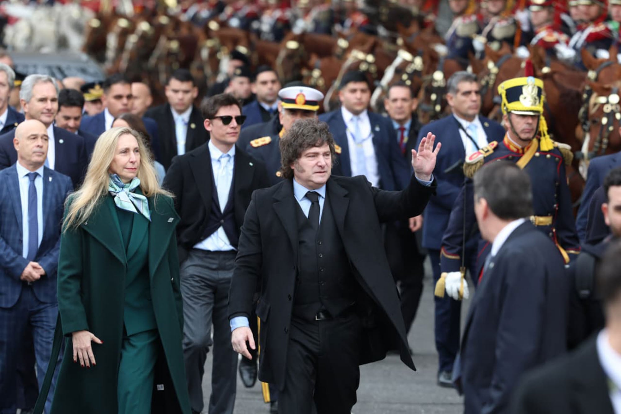 El Presidente, rumbo a la Catedral