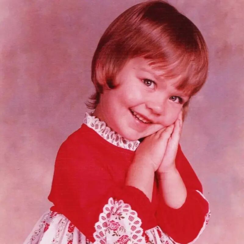 Alexis cuando eran niña, y llevaba unos años viviendo con los Bowman