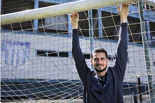 Gabriel Arias: el neuquino que ataja en Racing y aprendió el himno de Chile