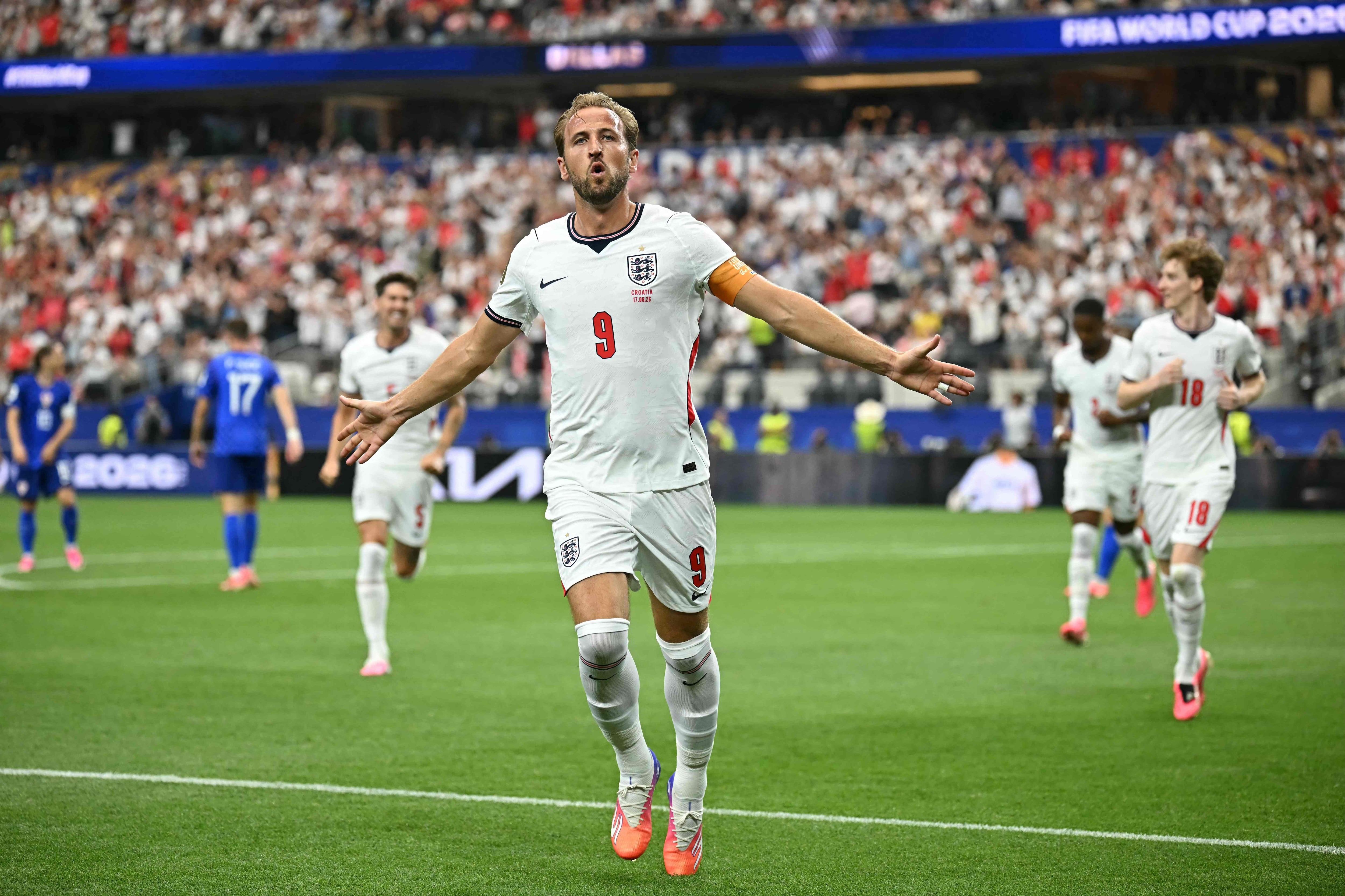 Harry Kane, sacrificio y gol para Inglaterra
