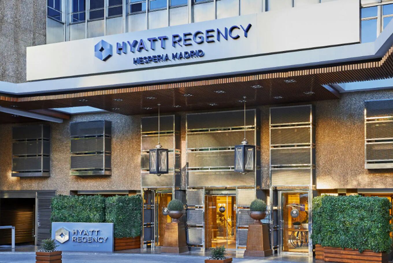El Hotel Hyatt Regency donde se aloja Javier MIlei en Madrid