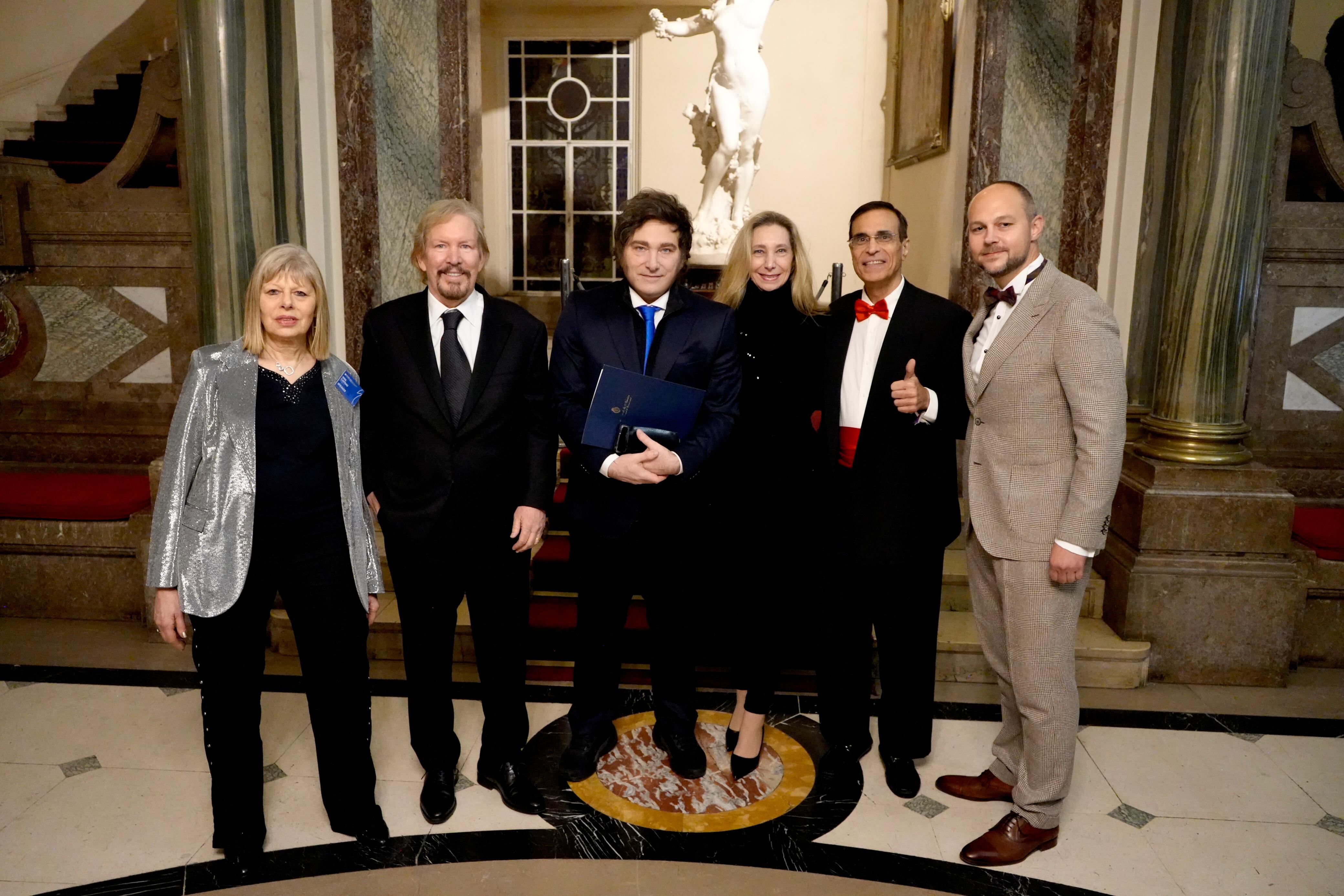 Javier Milei y Karina Milei, junto a referentes, en la Liberty International World Conference