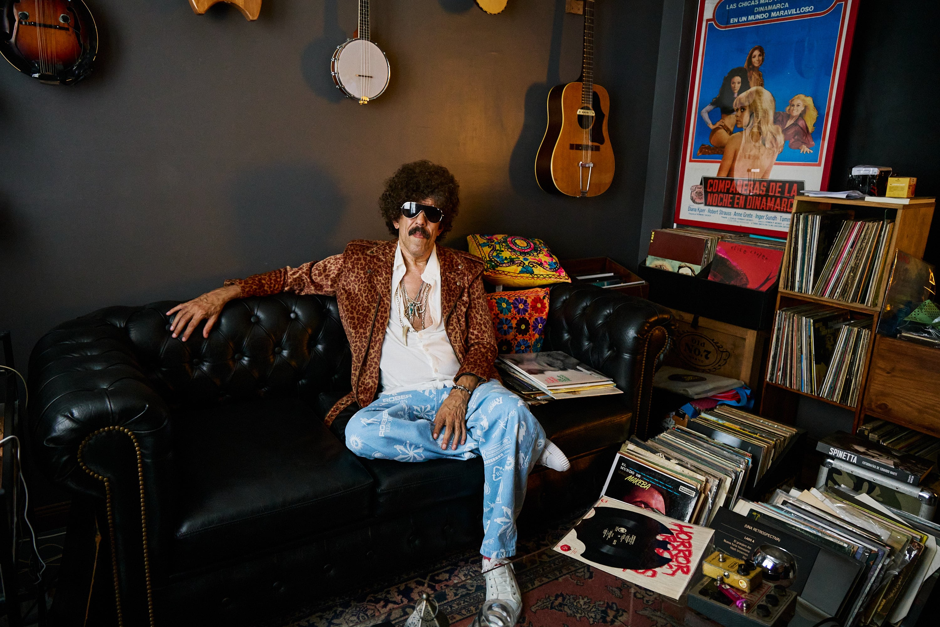 Carca y parte de su destacada colección de vinilos